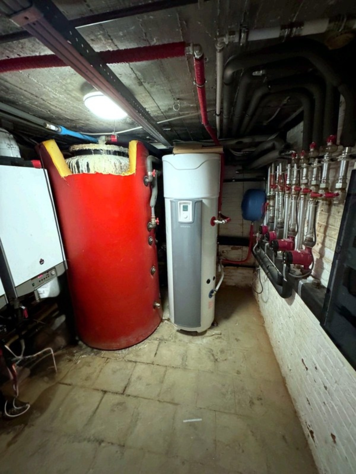 Pendant : nouveau boiler thermodynamique pos&eacute;